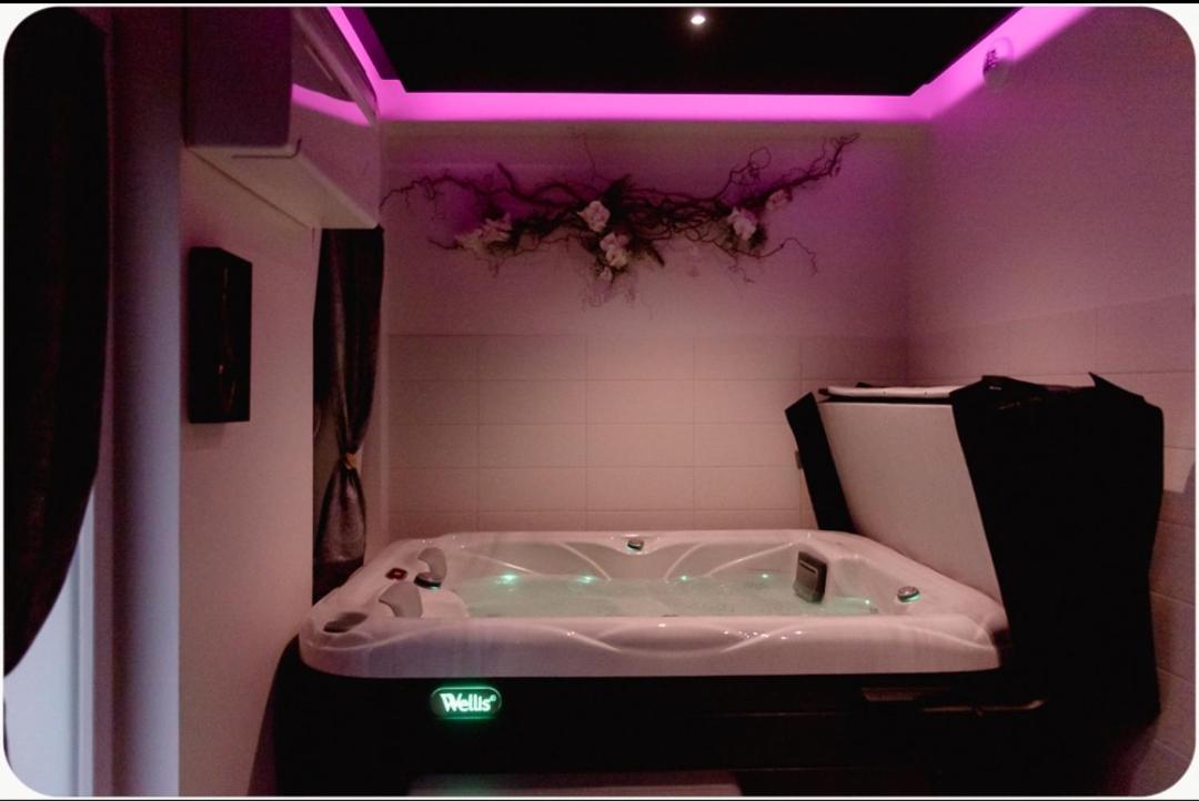 Spa De La Quarterelle Love Room 88 Vosges Ремірмон Екстер'єр фото